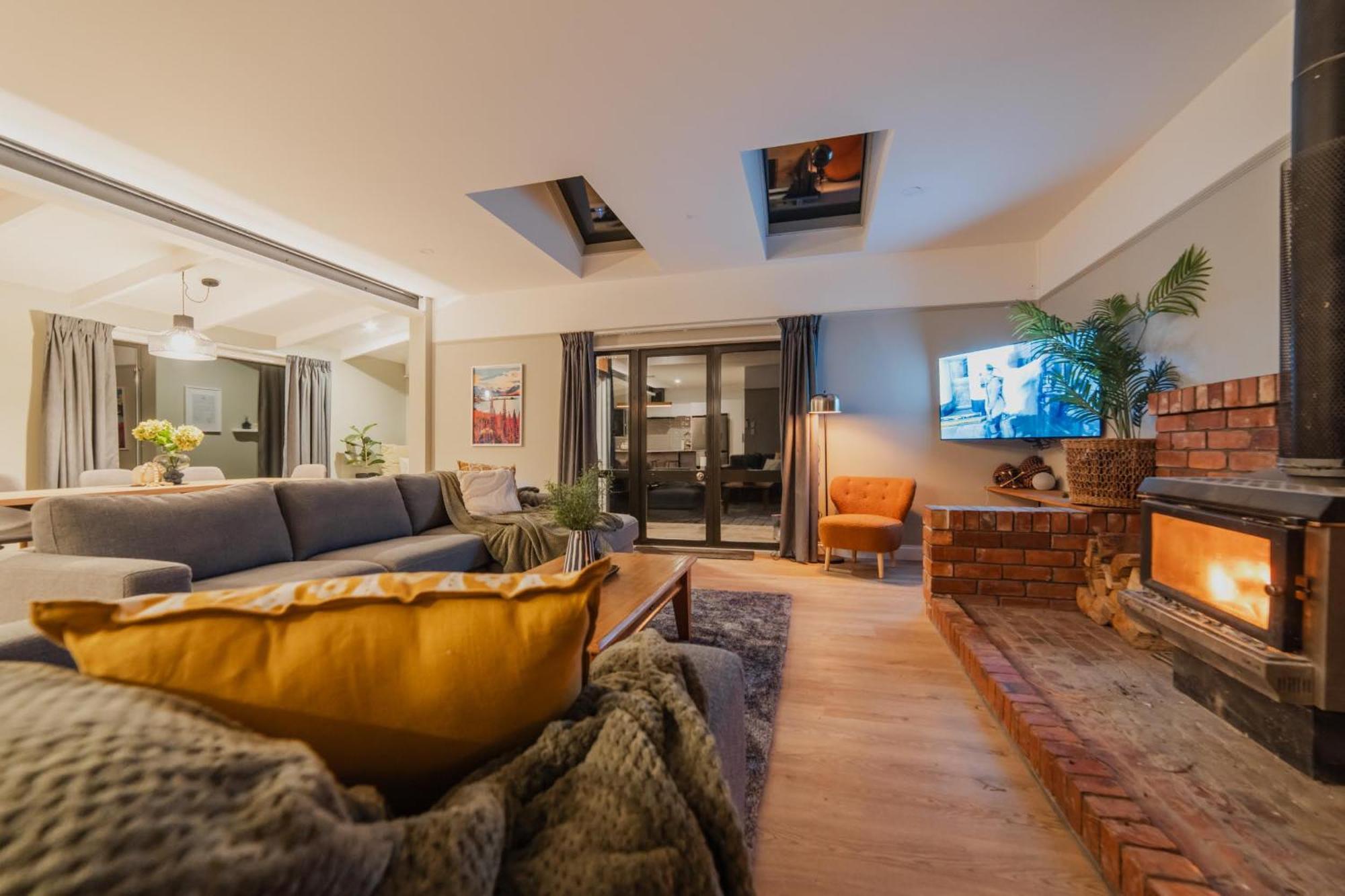 Galaxy 3Br Modern Home With Fireplace Outdoor Spa Lake Tekapo Exterior photo